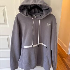 Reebok Light Grayish Purple Sweatshirt with Zipper Pouch